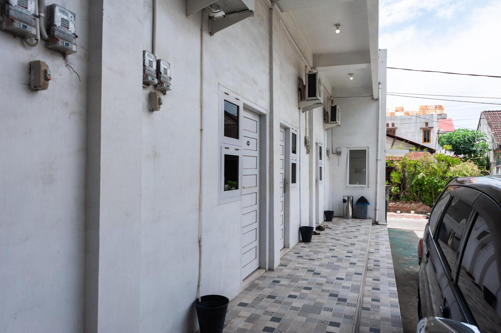 Hotel Reddoorz Syariah Near Rsud Zainoel Abidin Banda Aceh Exterior foto