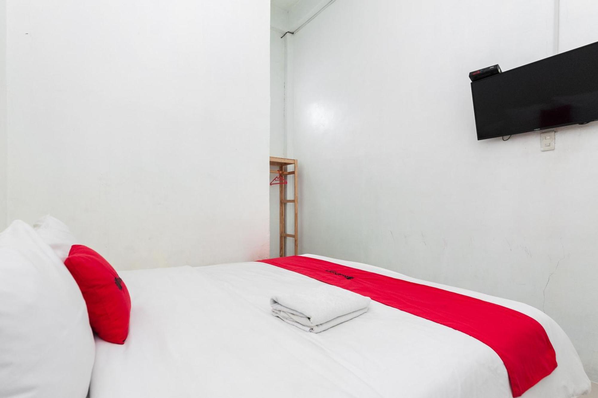 Hotel Reddoorz Syariah Near Rsud Zainoel Abidin Banda Aceh Exterior foto
