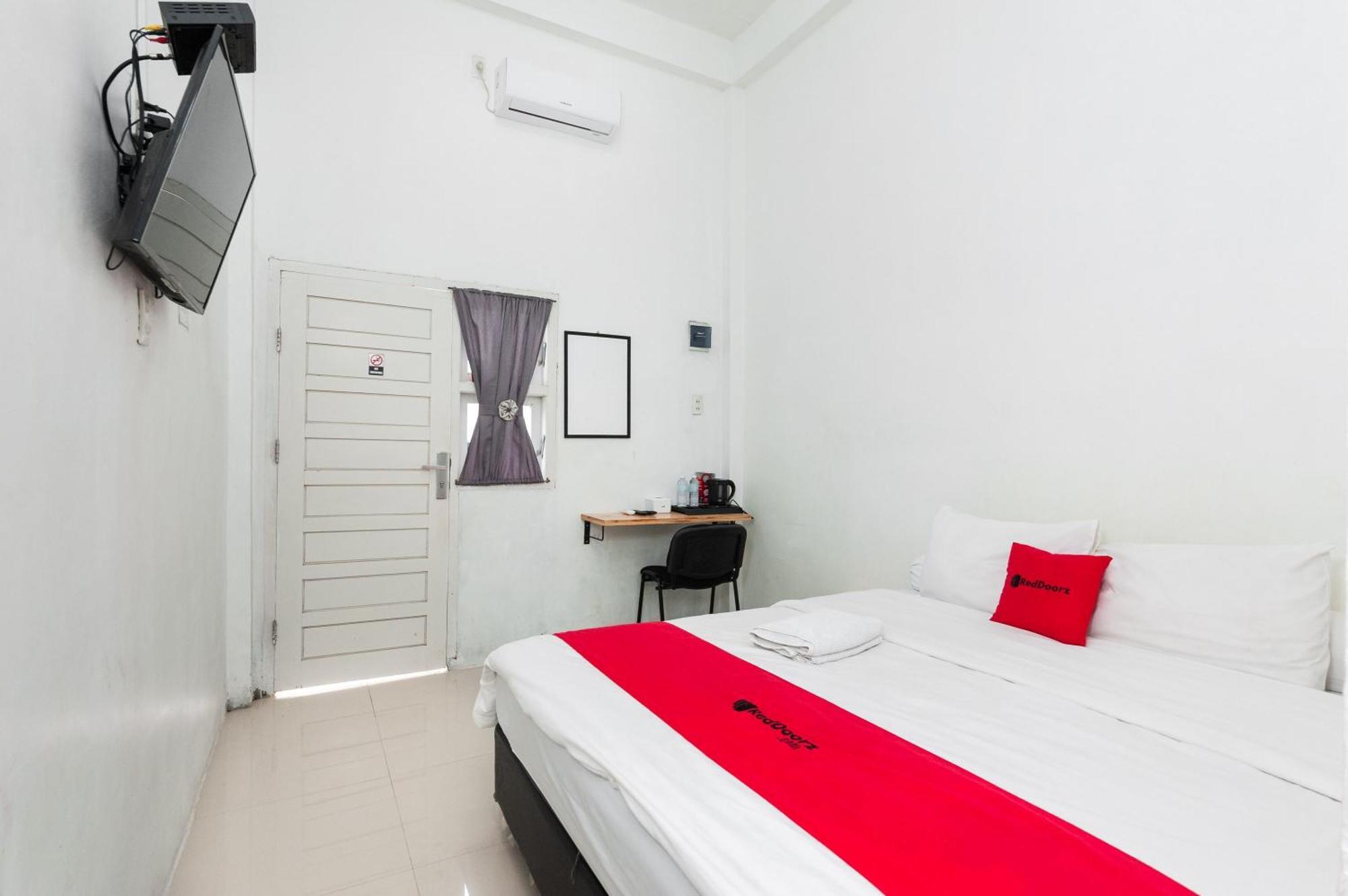 Hotel Reddoorz Syariah Near Rsud Zainoel Abidin Banda Aceh Exterior foto