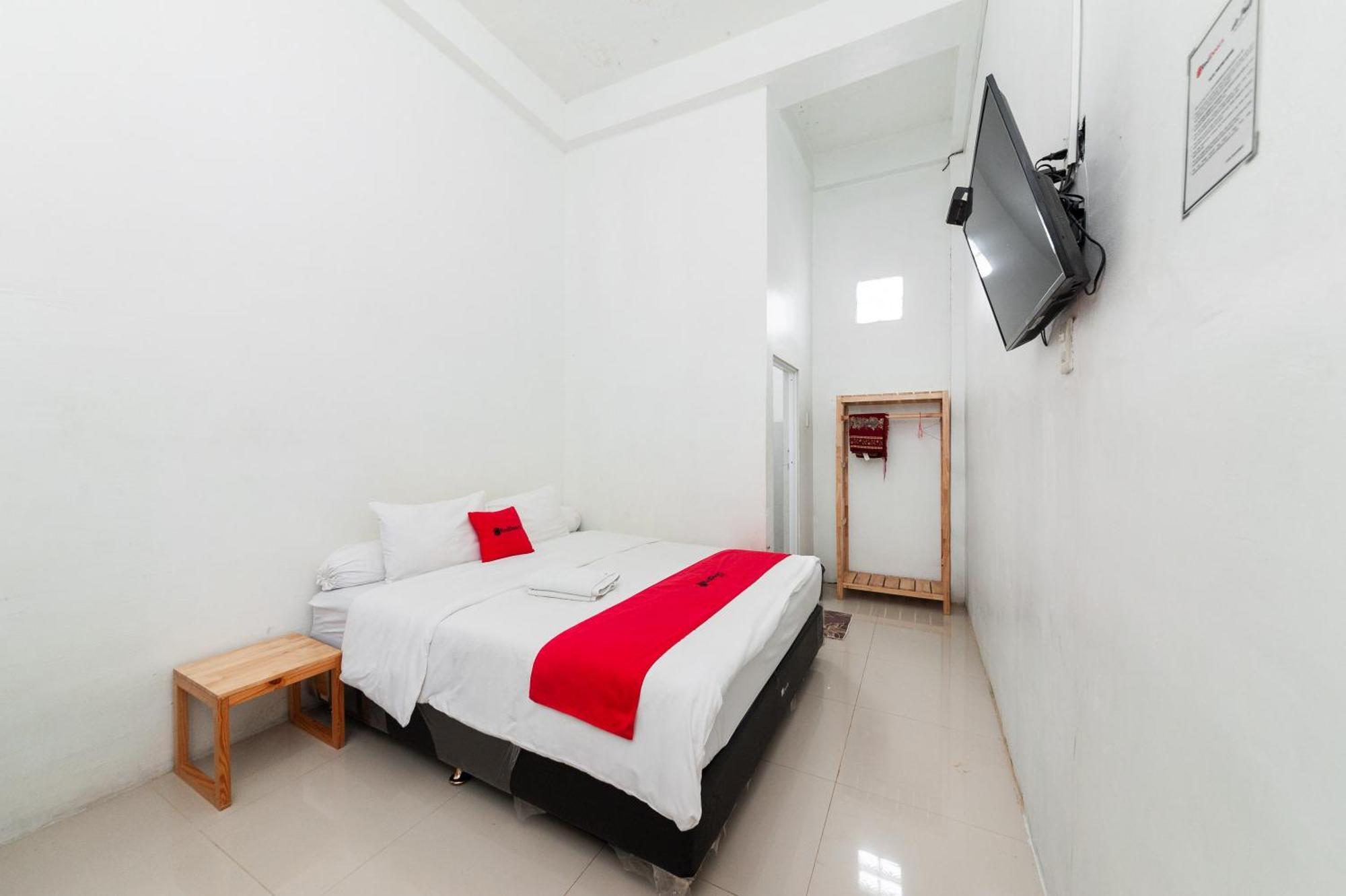 Hotel Reddoorz Syariah Near Rsud Zainoel Abidin Banda Aceh Exterior foto